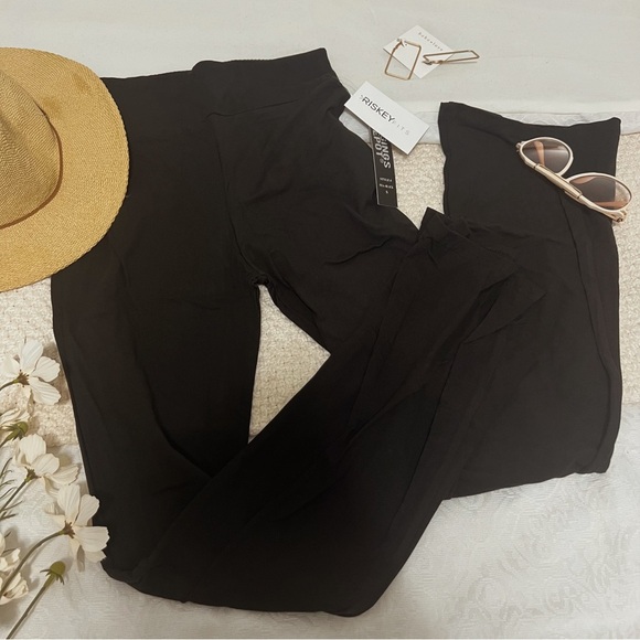 Solid Palazzo Pants - Picture 2 of 3